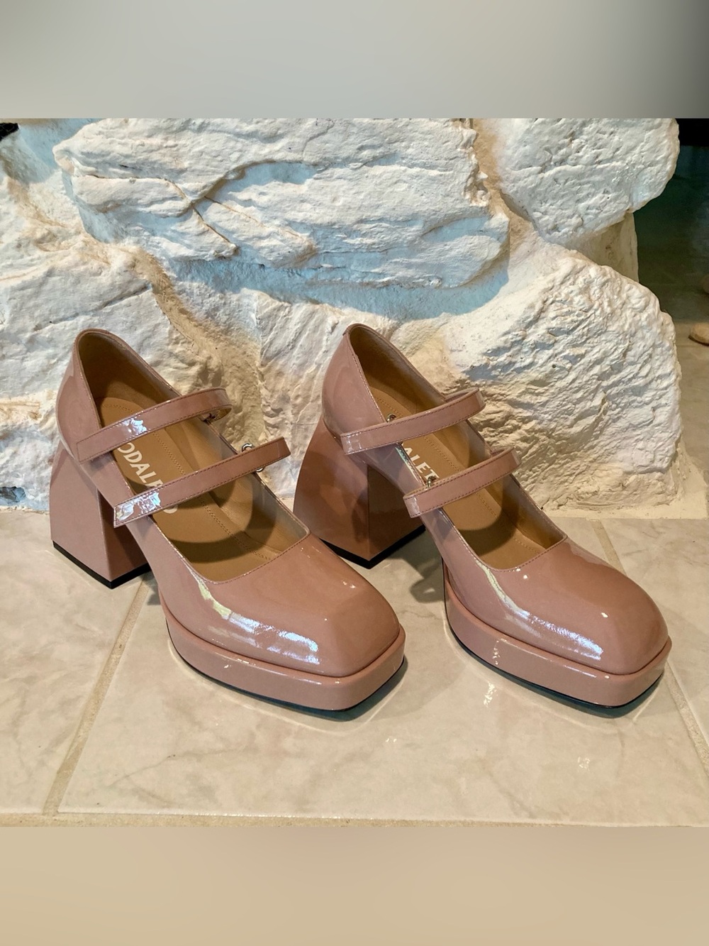 NWOT Nodaleta blush pink Bulla Babies platform pumps crafted from patent leather